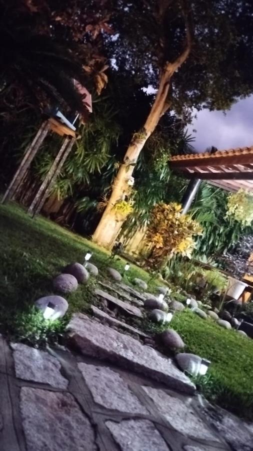 Família Silvia Périco Ilhabela Exterior foto